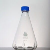 Shake Flask w/ 3 Side, 3 Bottom Baffles, Membrane Cap & Pouring Ring 2000mL SKU:2545-02000